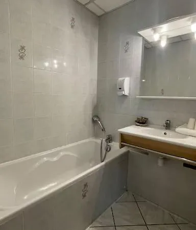 Apartamento Studio 301 Dans Un 3 Etoiles Entierement Renove *